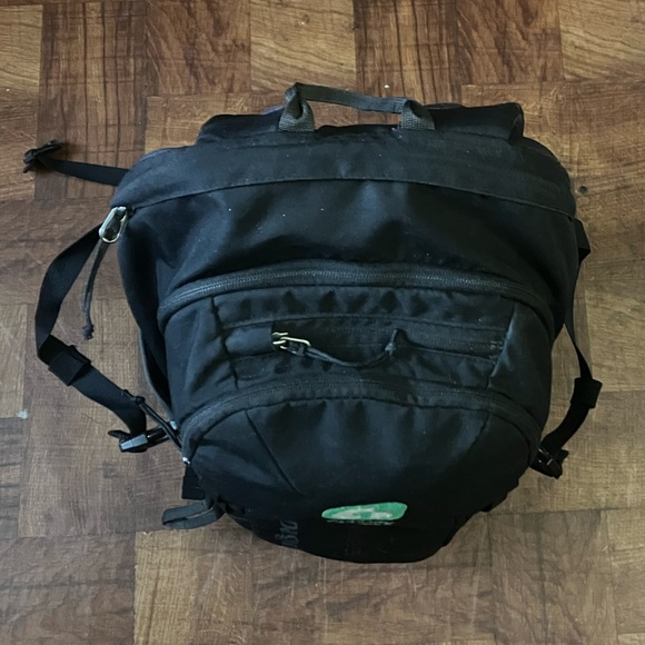 Patagonia Black Refugio Backpack 28L